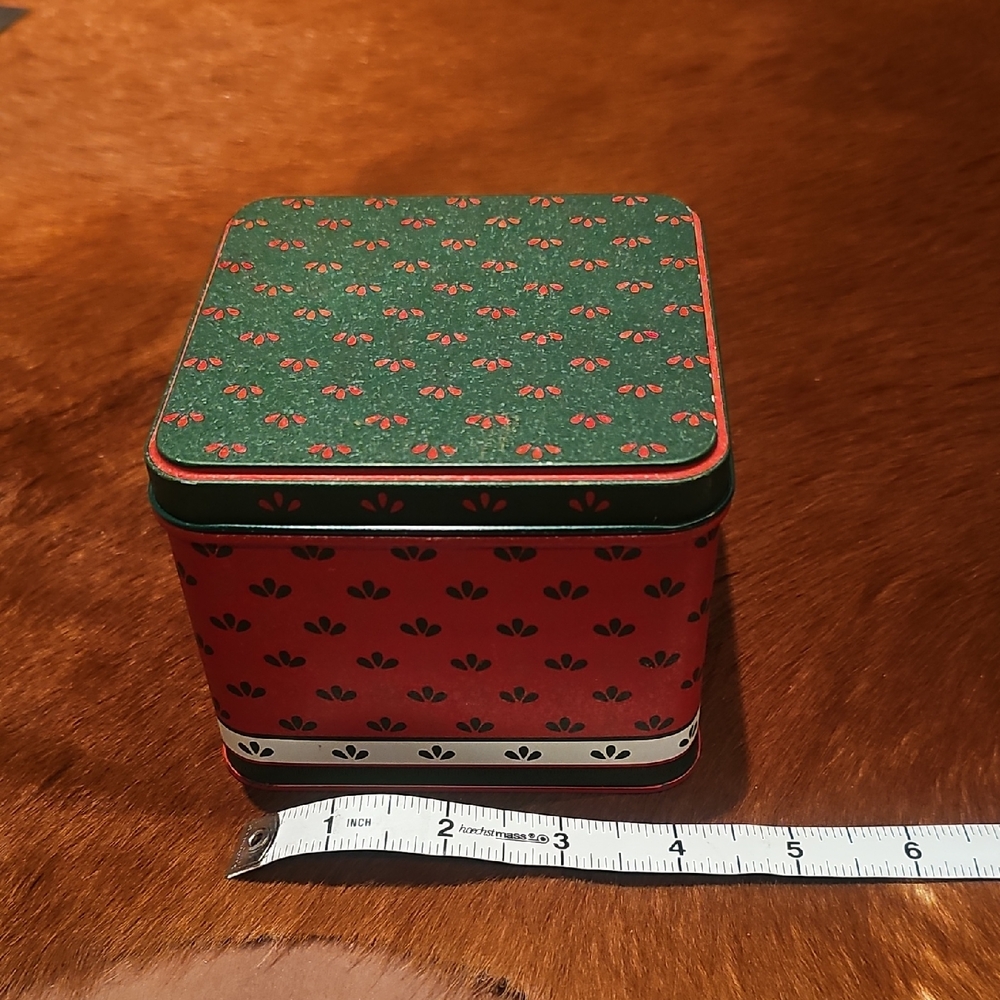 Green and Red Christmas Decorative Tin Box